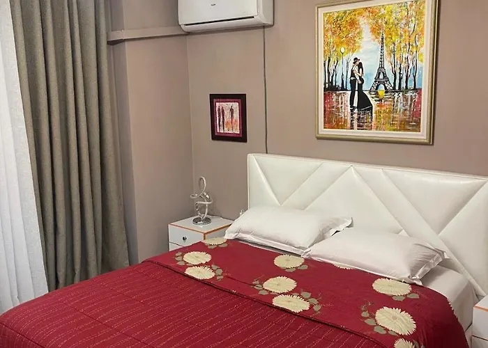 Condor Center Luxury 3 דירה טיראנה