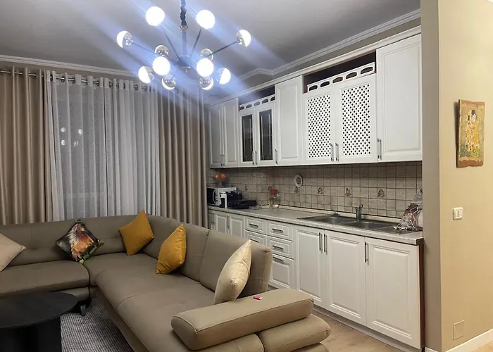 Condor Center Luxury 3 * טיראנה