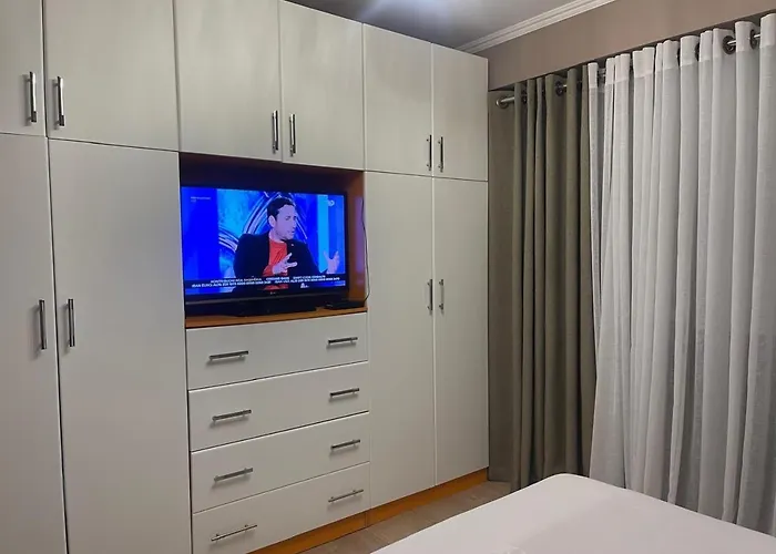 דירה Condor Center Luxury 3 טיראנה